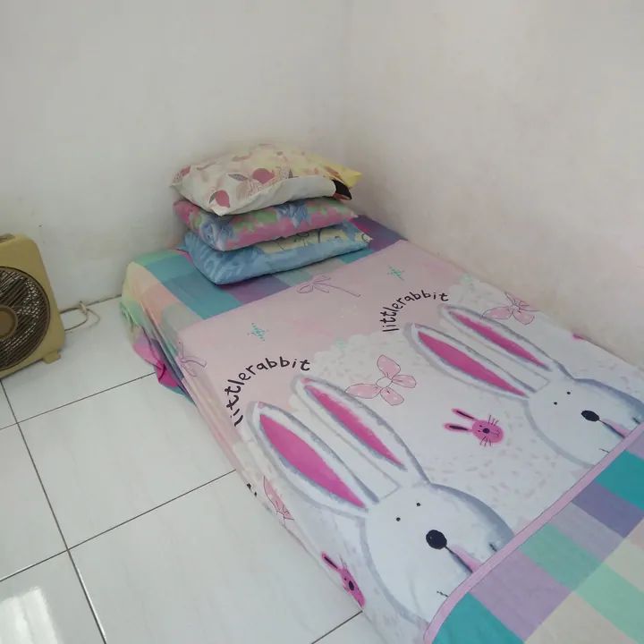 Foto Kamar H (Budget Room)  Kost Surabaya